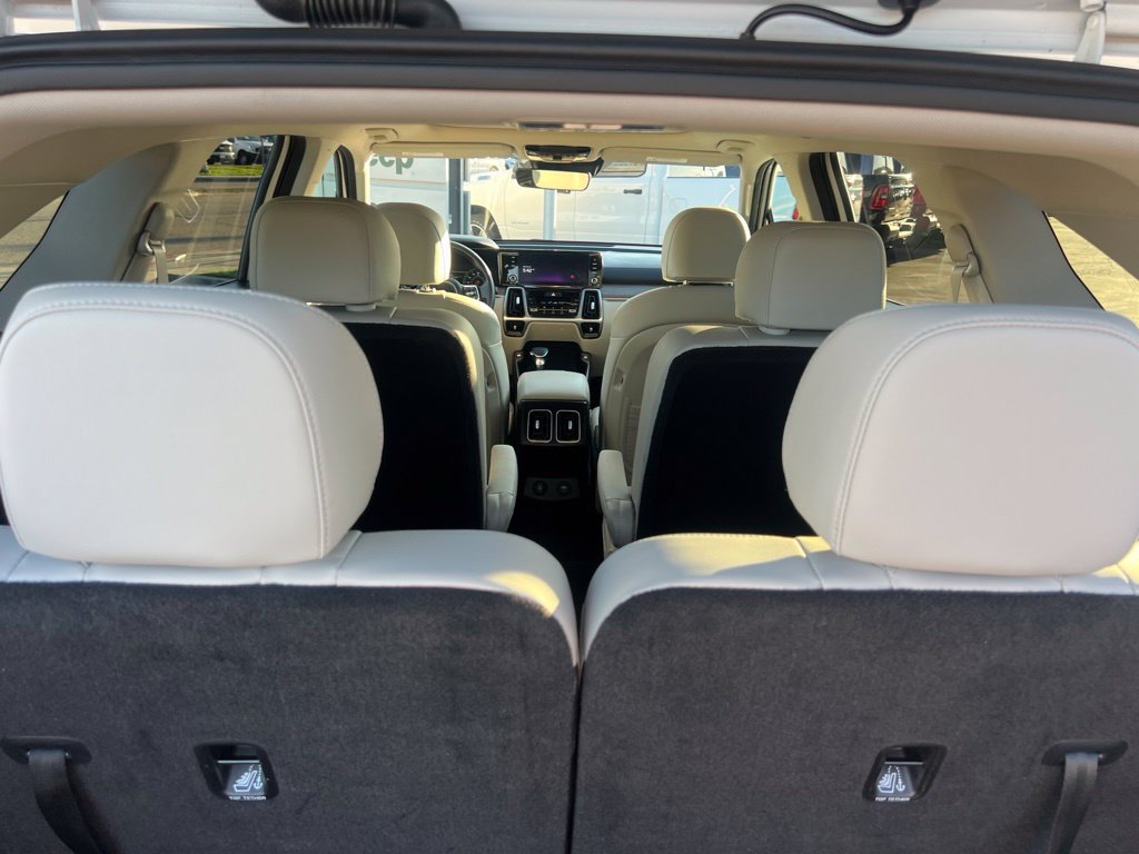 Used 2023 Kia Sorento EX w/ Panoramic Sunroof Package FWD image 47