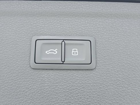 Used 2023 Audi Q5 2.0T Premium w/ Convenience Package AWD/4WD image 29