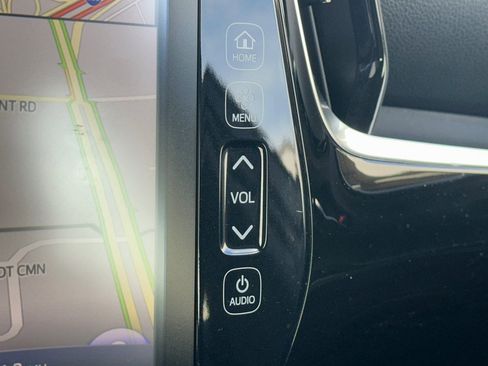 Used 2017 Toyota Prius Prime Advanced FWD image 30