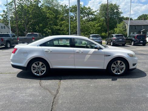 Used 2011 Ford Taurus Limited FWD image 5