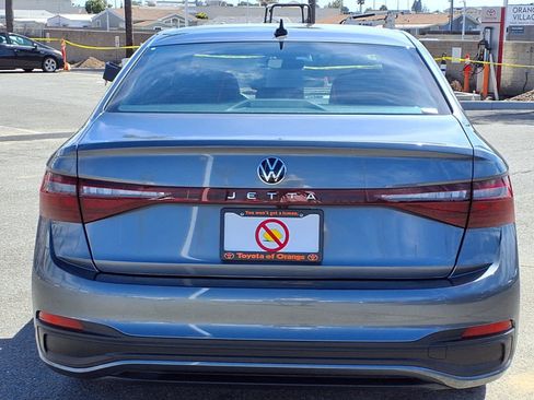 Used 2025 Volkswagen Jetta Sport FWD image 5