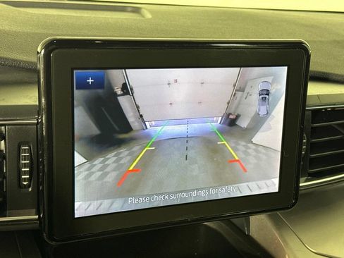 Used 2020 Ford Explorer XLT w/ Equipment Group 202A AWD/4WD image 17