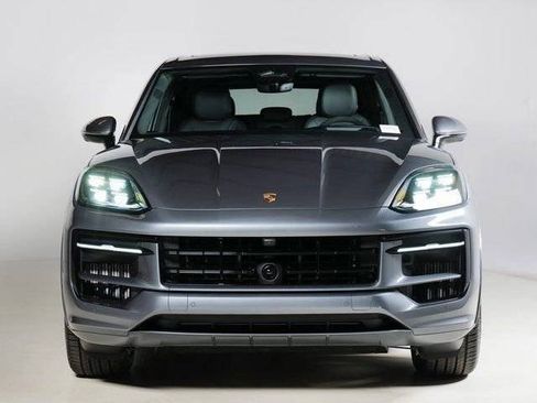 New 2026 Porsche Cayenne GTS AWD/4WD image 6