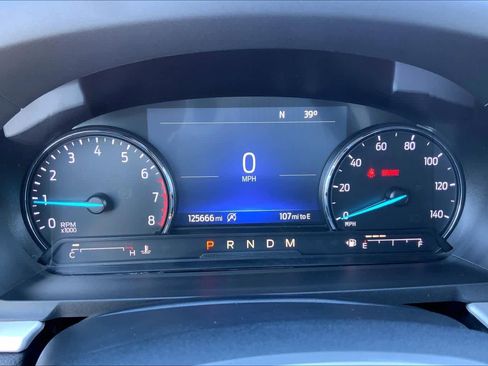 Used 2020 Ford Explorer XLT image 26