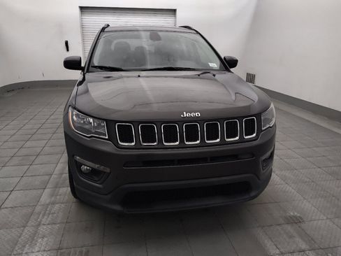 Used 2019 Jeep Compass Latitude FWD image 14