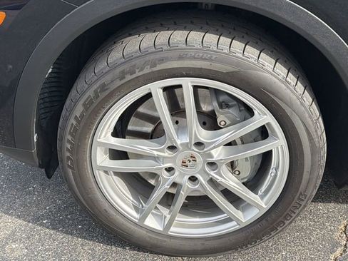 Used 2020 Porsche Cayenne S image 10