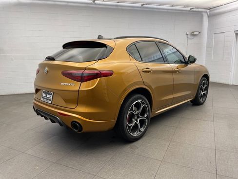 Used 2023 Alfa Romeo Stelvio Veloce image 4