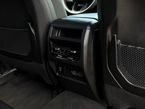 Used 2025 Jeep Grand Cherokee Altitude AWD/4WD image 21