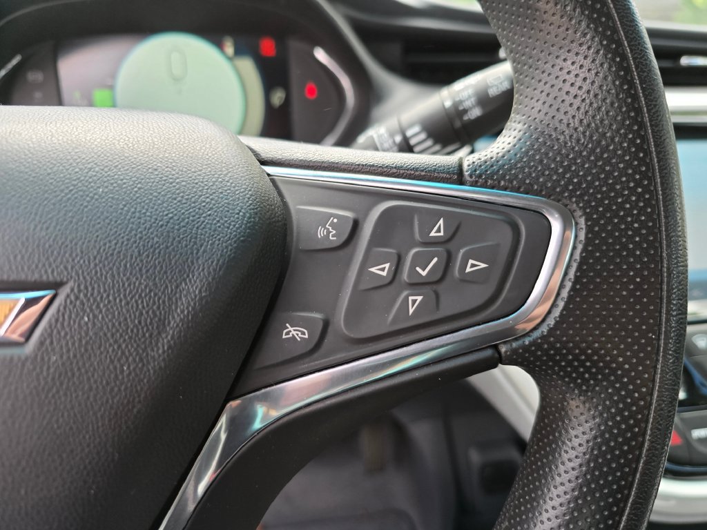Used 2020 Chevrolet Bolt LT FWD image 28