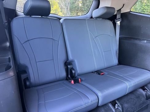 Used 2019 Buick Enclave Essence image 25