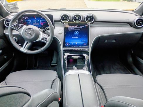 Used 2025 Mercedes-Benz C 300 4MATIC Sedan image 3