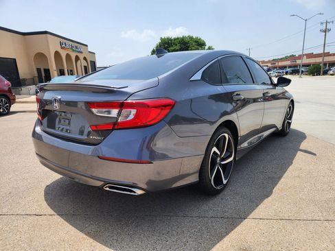 Used 2018 Honda Accord Sport image 5