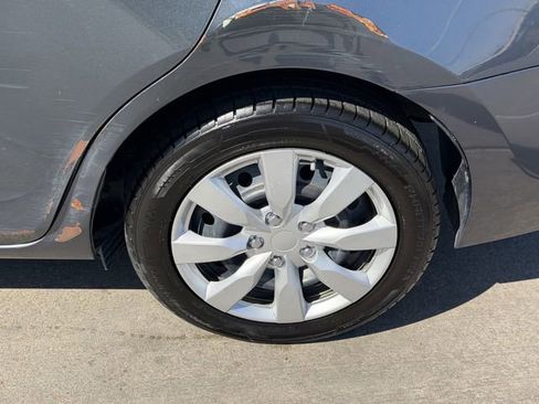 Used 2014 Toyota Corolla LE image 8