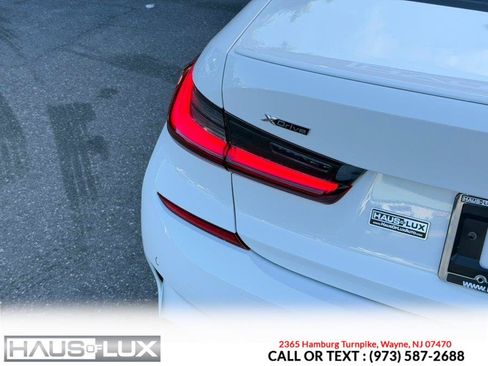 Used 2022 BMW 330i xDrive Sedan w/ M Sport Package AWD/4WD image 21