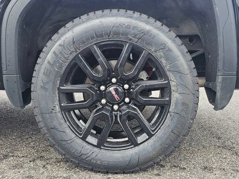 Used 2022 GMC Sierra 1500 Elevation w/ LPO, Elevation Black Package AWD/4WD image 12