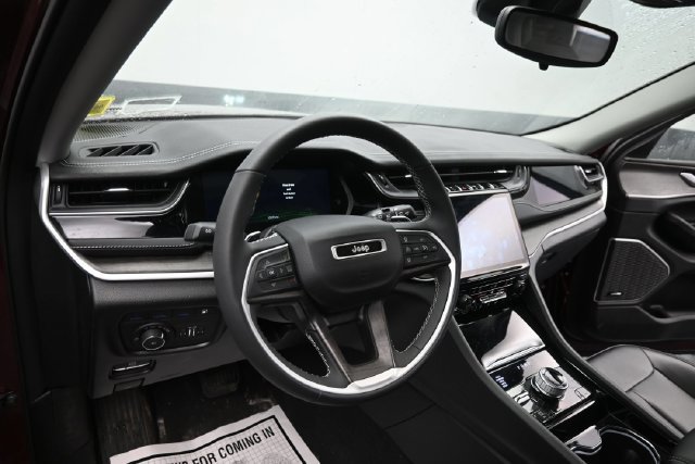 Used 2023 Jeep Grand Cherokee 4WD 4xe image 16