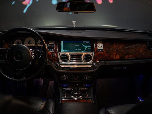 Used 2015 Rolls-Royce Ghost RWD image 9
