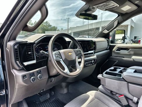 Used 2025 Chevrolet Silverado 2500 LT w/ Convenience Package AWD/4WD image 10