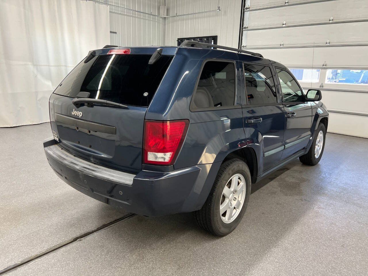 Used 2009 Jeep Grand Cherokee Laredo AWD/4WD image 4