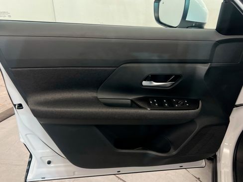 New 2025 Nissan Kicks SV w/ Charging Package image 14