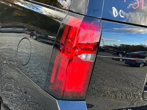 Used 2020 Chevrolet Suburban LS image 26