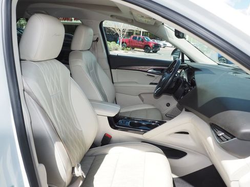 Used 2023 Buick Envision Avenir AWD/4WD image 18
