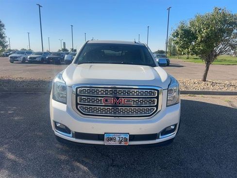 Used 2015 GMC Yukon SLT image 2