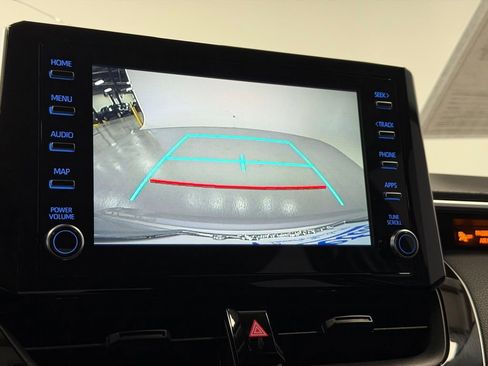 Used 2020 Toyota Corolla LE image 18