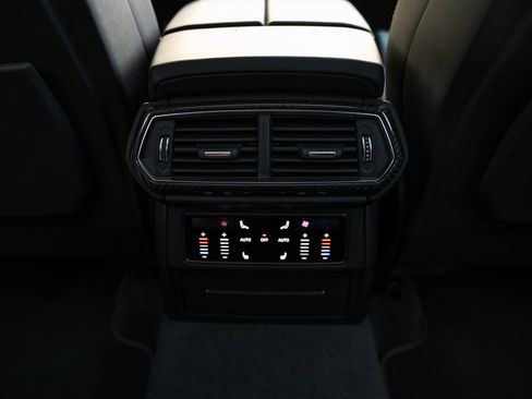 Used 2019 Lamborghini Urus image 32