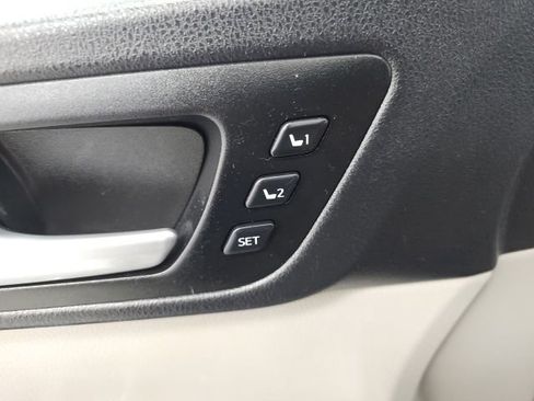 Used 2015 Toyota Highlander Limited w/ Driver Technology Package AWD/4WD image 13