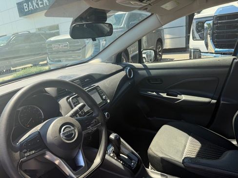 Used 2021 Nissan Versa S FWD image 10