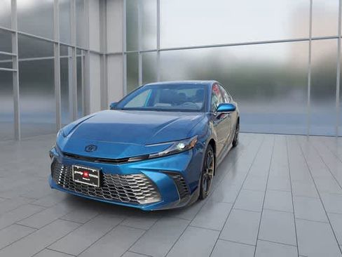 New 2026 Toyota Camry SE FWD image 4