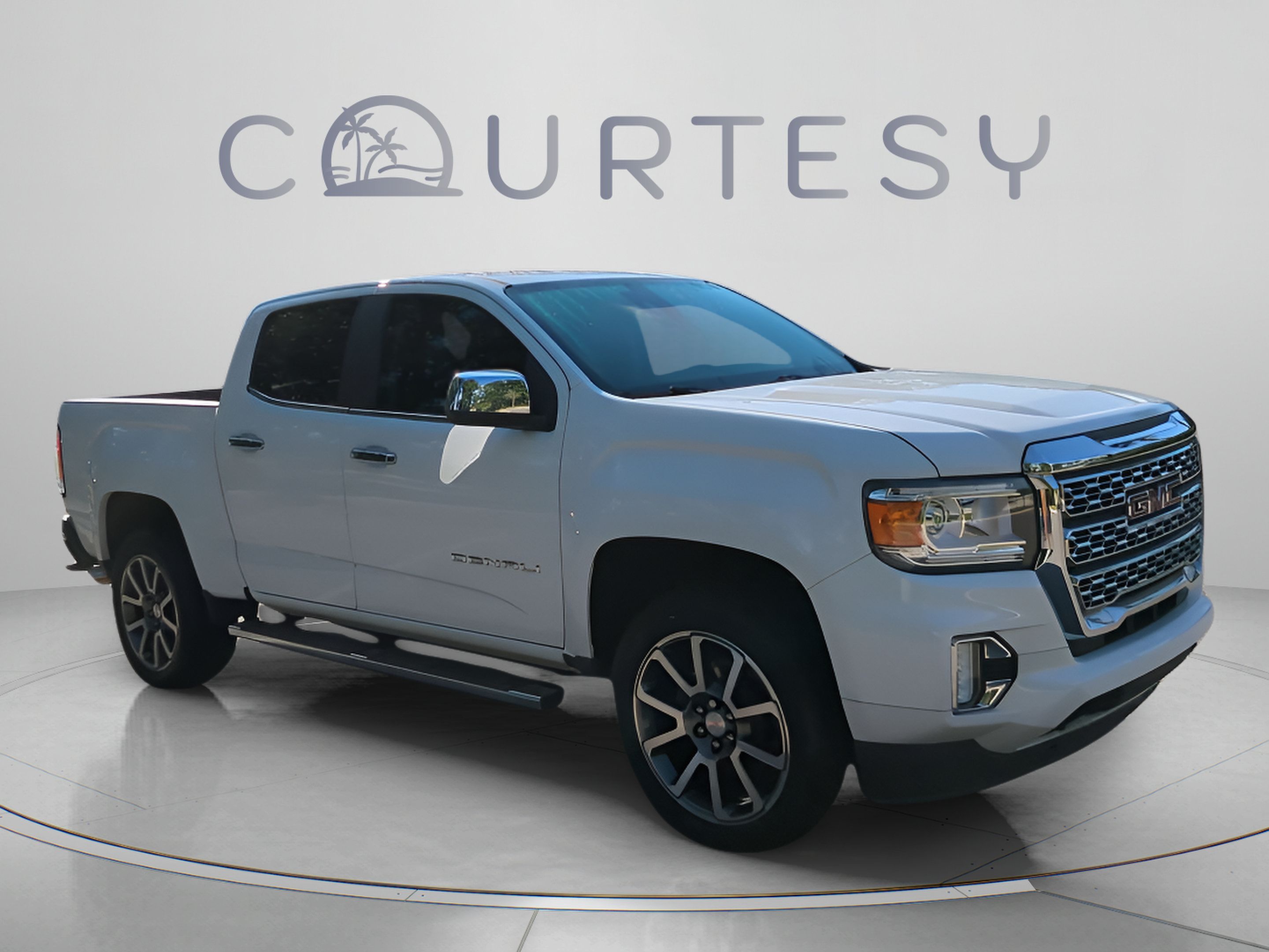 Used 2021 GMC Canyon Denali RWD image 9