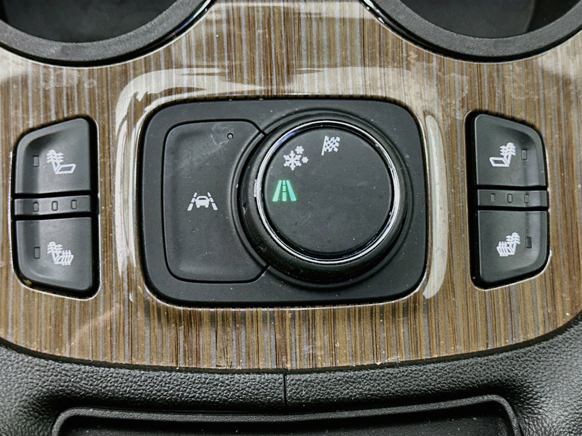 Used 2023 GMC Acadia SLE w/ Driver Convenience Package FWD image 26
