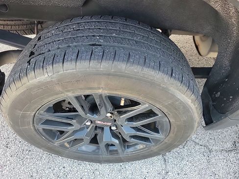 Used 2021 GMC Sierra 1500 Elevation RWD image 9