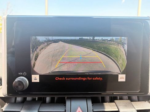 Used 2025 Toyota RAV4 XLE AWD/4WD image 13
