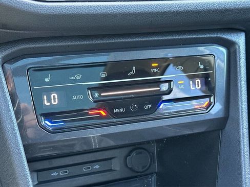 Used 2022 Volkswagen Tiguan SE image 21