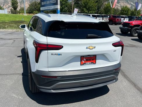 Used 2024 Chevrolet Blazer EV LT AWD/4WD image 11