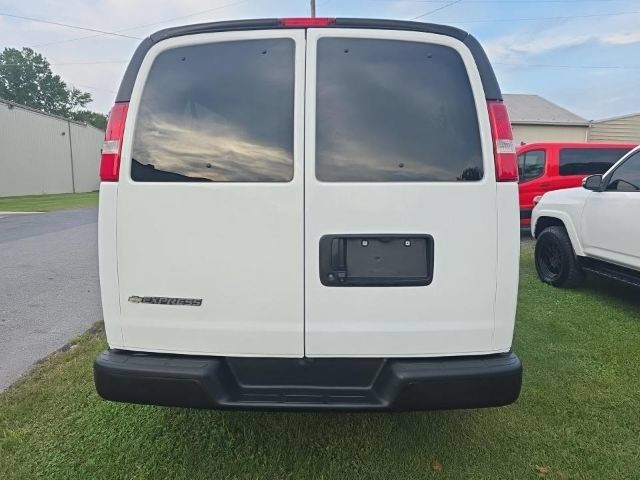 Used 2020 Chevrolet Express 3500 LS RWD image 6