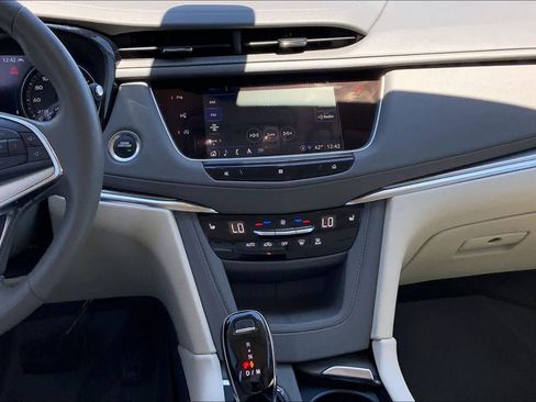 Used 2021 Cadillac XT5 Premium Luxury FWD image 7