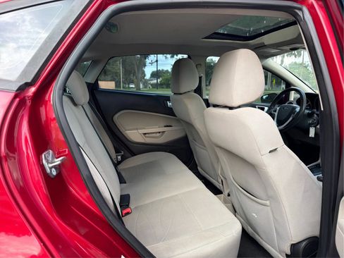 Used 2015 Ford Fiesta SE FWD image 37