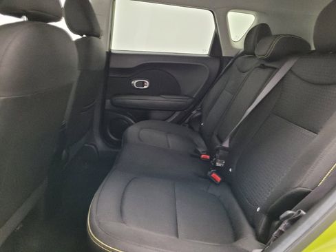 Used 2016 Kia Soul + FWD image 18