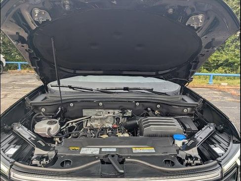 Used 2024 Volkswagen Atlas SEL Premium R-Line image 24