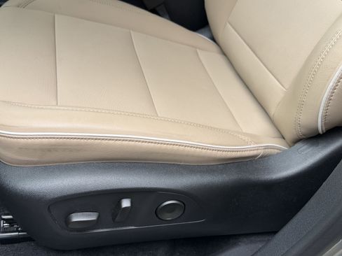 Used 2026 Buick Enclave Preferred w/ Power Package FWD image 6