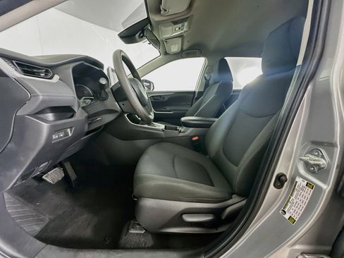 Used 2024 Toyota RAV4 LE FWD image 13