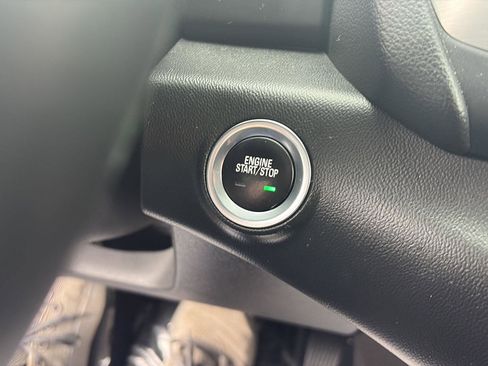 Used 2023 GMC Terrain SLT image 23