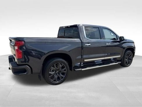 Certified 2023 Chevrolet Silverado 1500 High Country w/ High Country Premium Package AWD/4WD image 6