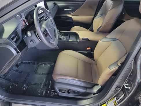 Certified 2025 Lexus ES 350 w/ Premium Package image 11