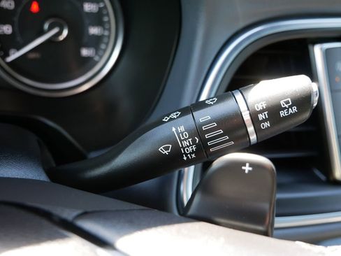 Used 2023 Buick Enclave Essence image 27