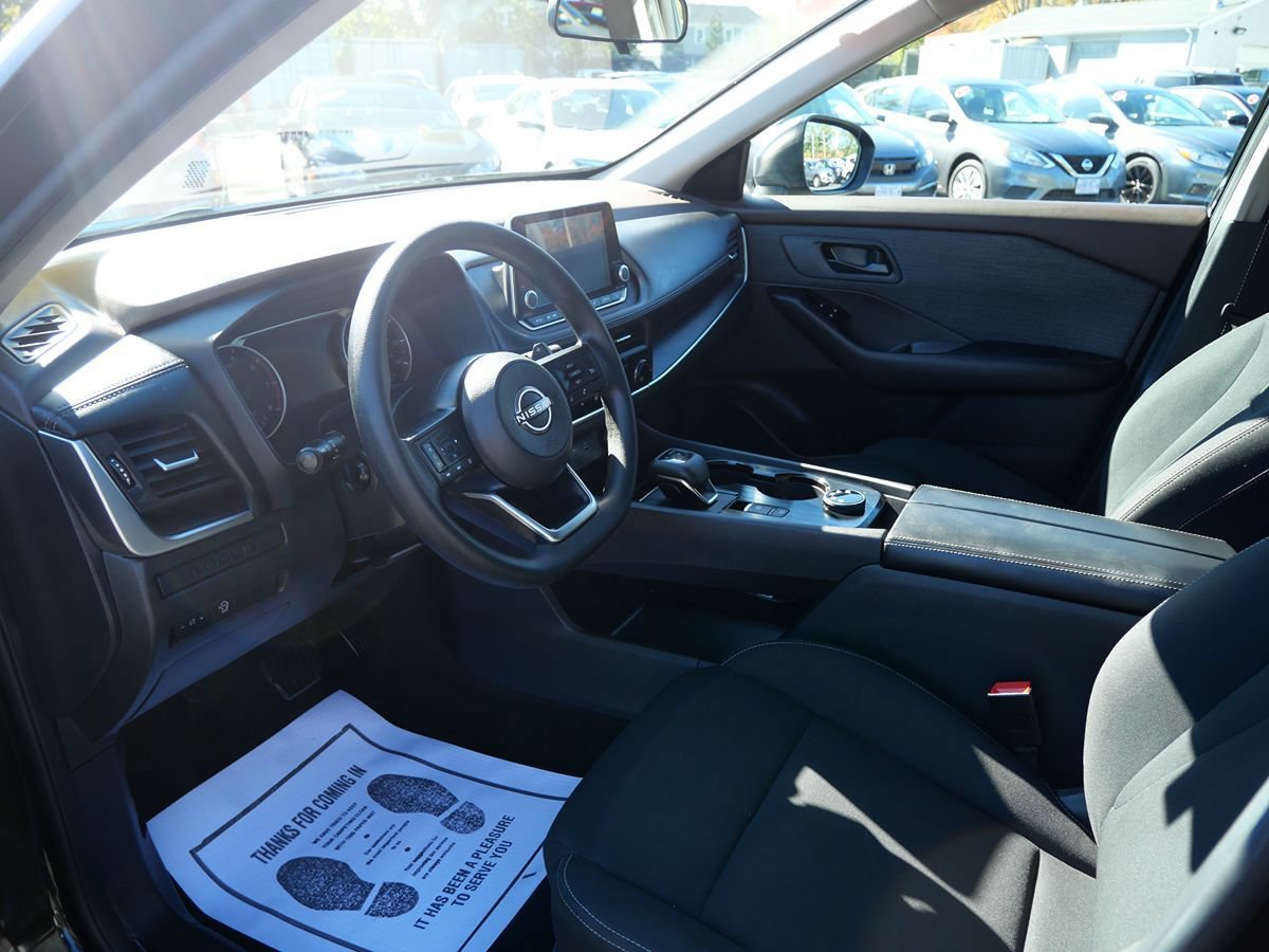 Used 2023 Nissan Rogue S AWD/4WD image 9